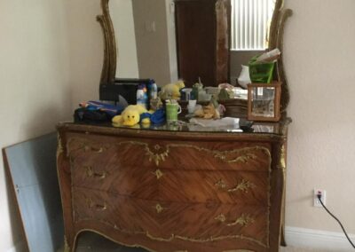 ONLINE ONLY: ANTIQUE FURNITURE, VINTAGE ITEMS, GLASSWARE – AUCTION ENDS MONDAY, AUGUST 12, 2024 @ 7 PM